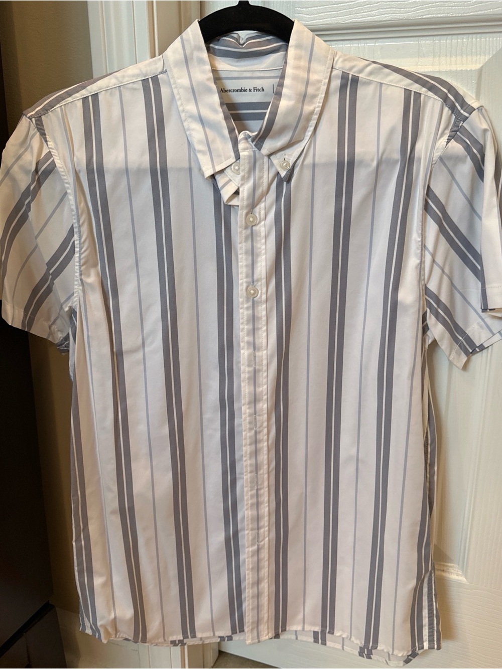 Abercrombie & Fitch White and Gray Striped Short-Sleeve Button-Down Shirt